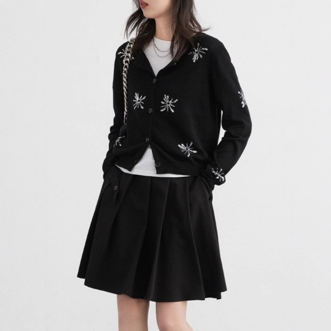 Chicven Informal Preppy Style Korean Style Round Neck Contrasting Sequin Embroider Knitted Cardigan Sweater Small Cardigan