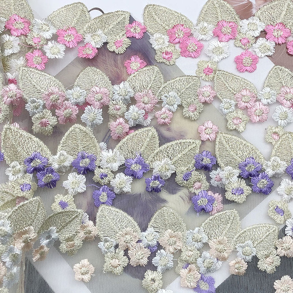 Embroidered water -soluble lace