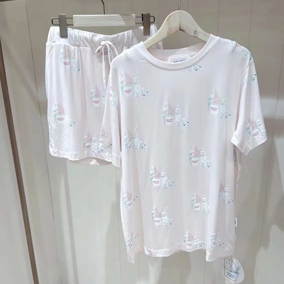 夏GP新型カップルパジャマ女性夏タイプ男性モーダルホッキョクグマ半袖半ズボン家庭服セット