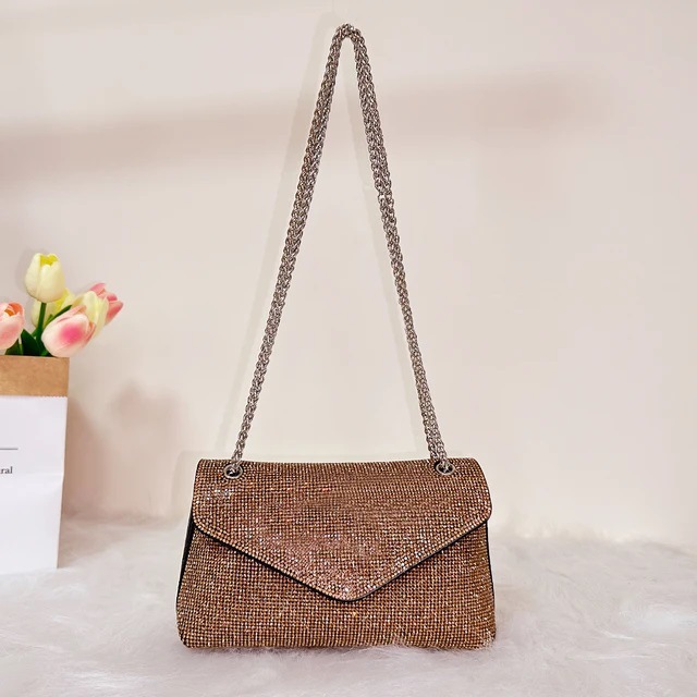 2024 Mini bolso de diamantes de imitación Guangzhou Trend Cross-border Foreign Trade Chain Ropa de cena con estilo bolso de tarjeta de cambio bolso de mensajero