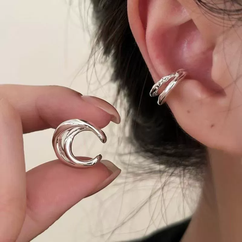 Клипсы (серьги-зажимы), 14k серебристое покрытие, минималистичная волнистая форма, без прокола