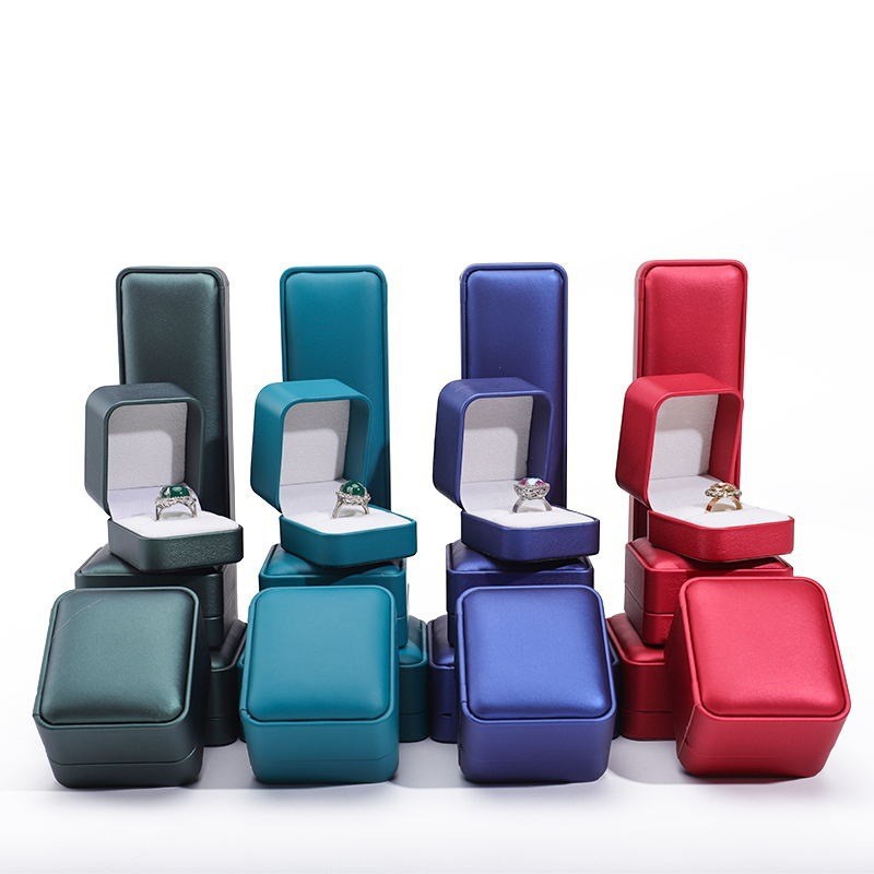 Redondeado caja de joyería de cuero de la PU caja de cuero convexa caja de joyería caja de anillo colgante pulsera