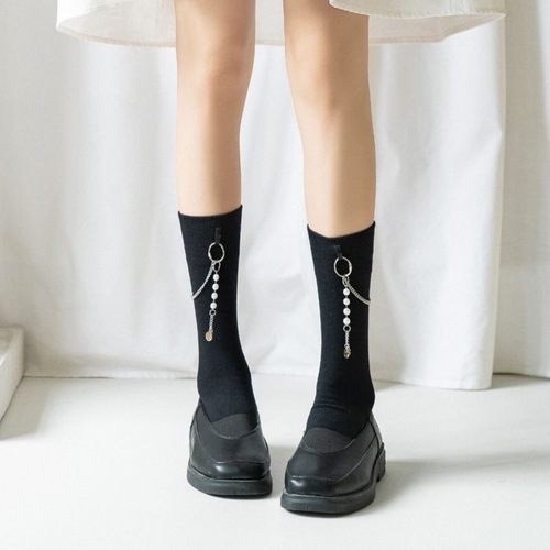 Trendy chain-patterned mid-calf socks in Japanese-style JK schoolgirl vibe—versatile, all-season cotton vintage design for women.