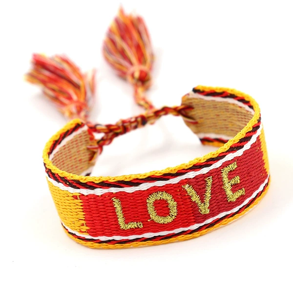 LOVE (золотая нить)