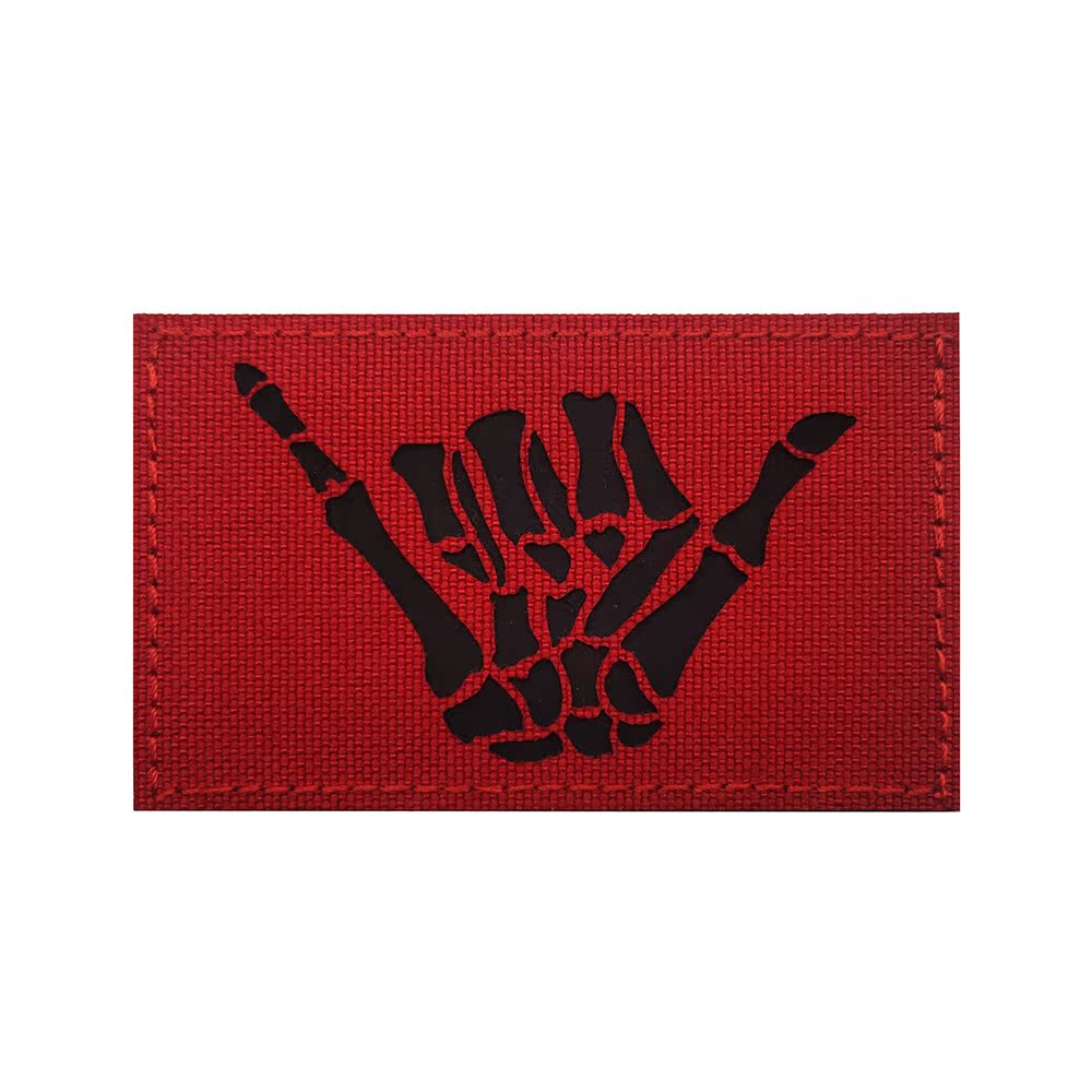 Taiyi copyright suministro en stock Ray cráneo dedo derecho gesto 666IR identificación capítulo velcro luminoso insignia