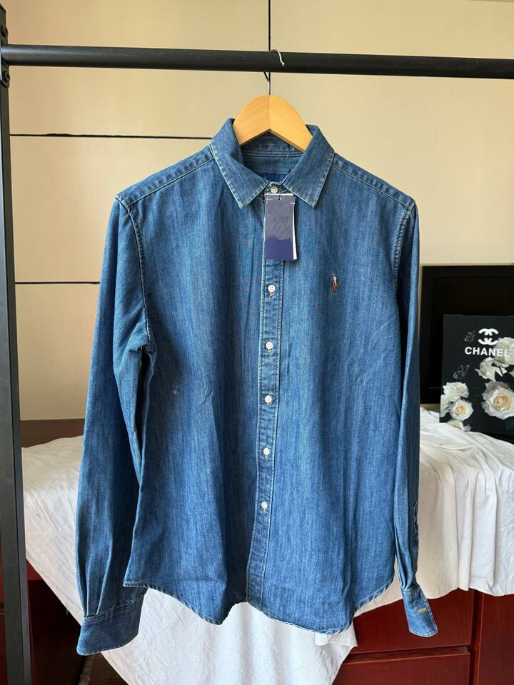 Áo sơ mi denim nữ dài tay cổ bẻ thêu hình ngựa nhỏ, giặt mài phong cách retro, dáng rộng — Áo sơ mi denim nữ giặt mài