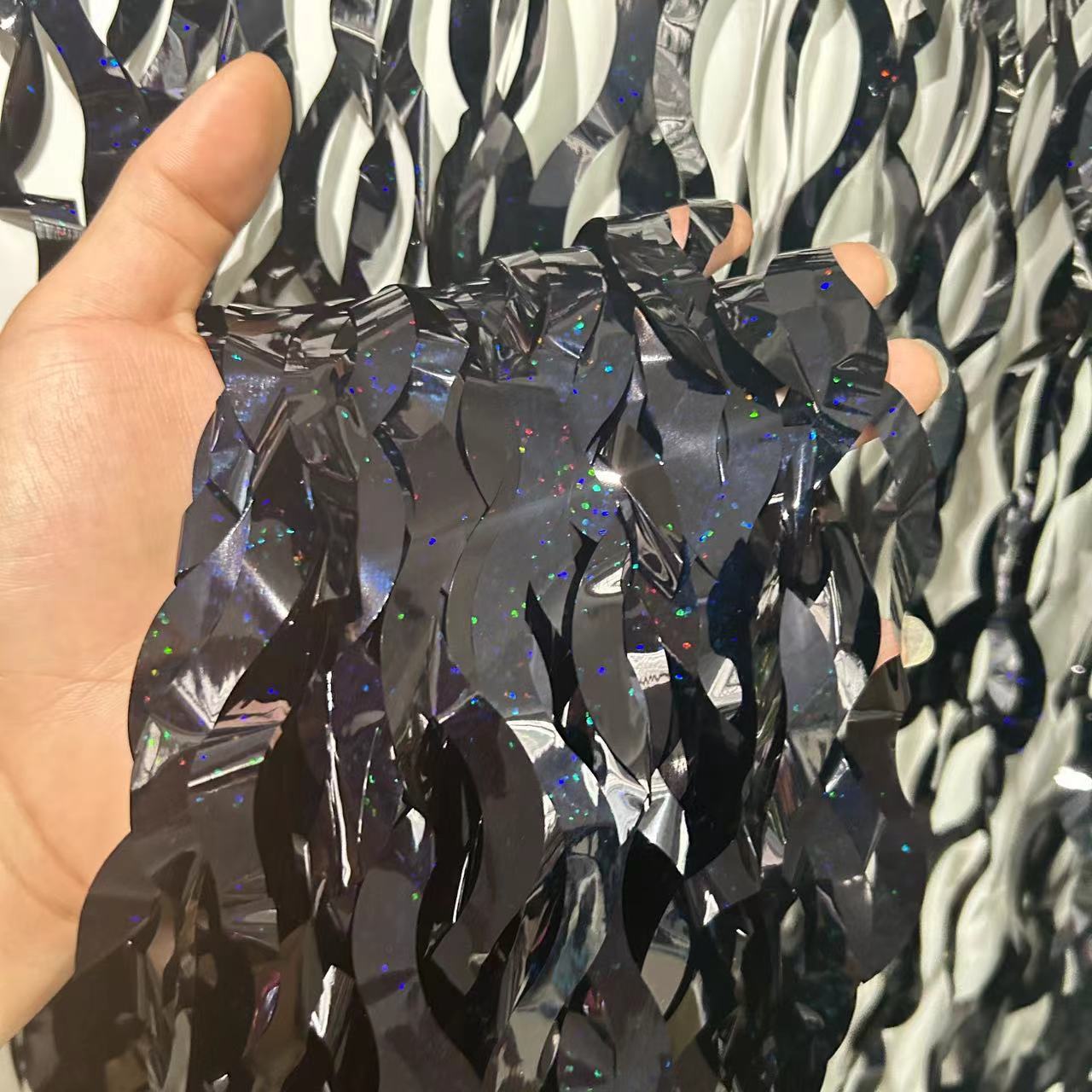 Nuevo cortina láser transfronteriza cortina de seda de lluvia ondulado decoración de fondo de fiesta de cumpleaños diseño de escena de fotos