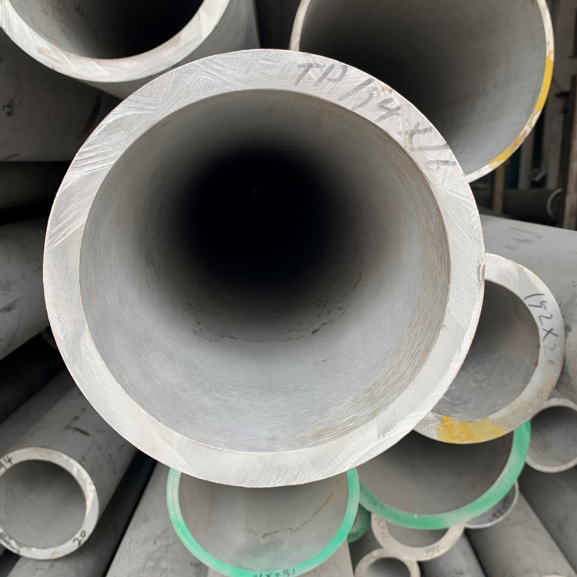 2205不锈钢厚壁管 S31803不锈钢无缝管 S22053精密管 可零切批发