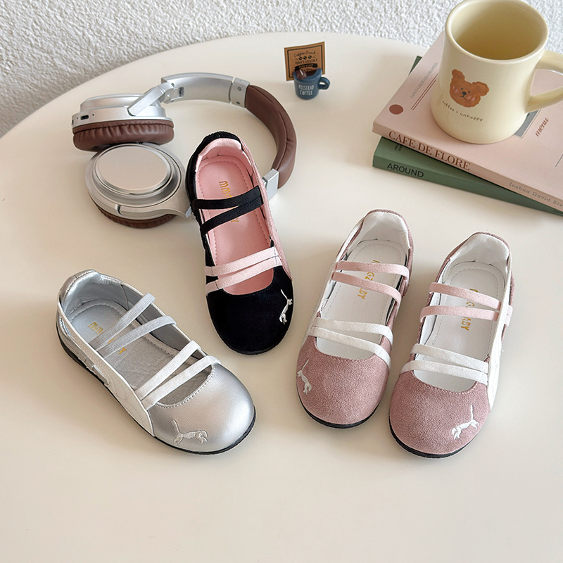 Demi-season children's shoes