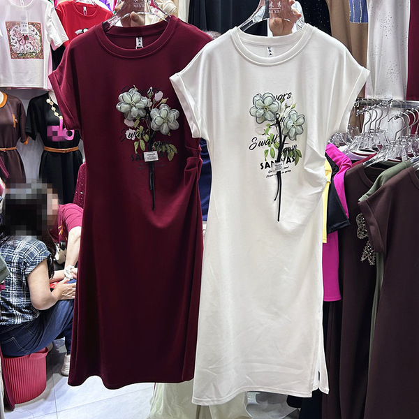 Design three dimensional fashionable white dress with a round collar