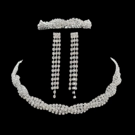 耳环;首饰套装;项链