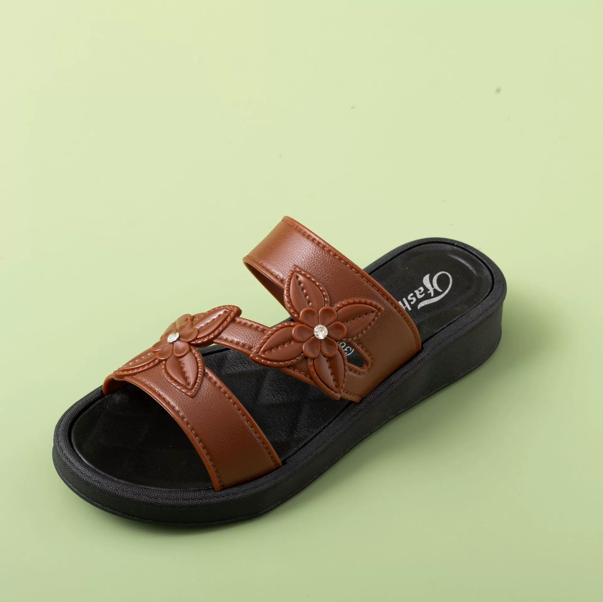 Summer slippers, for middle age