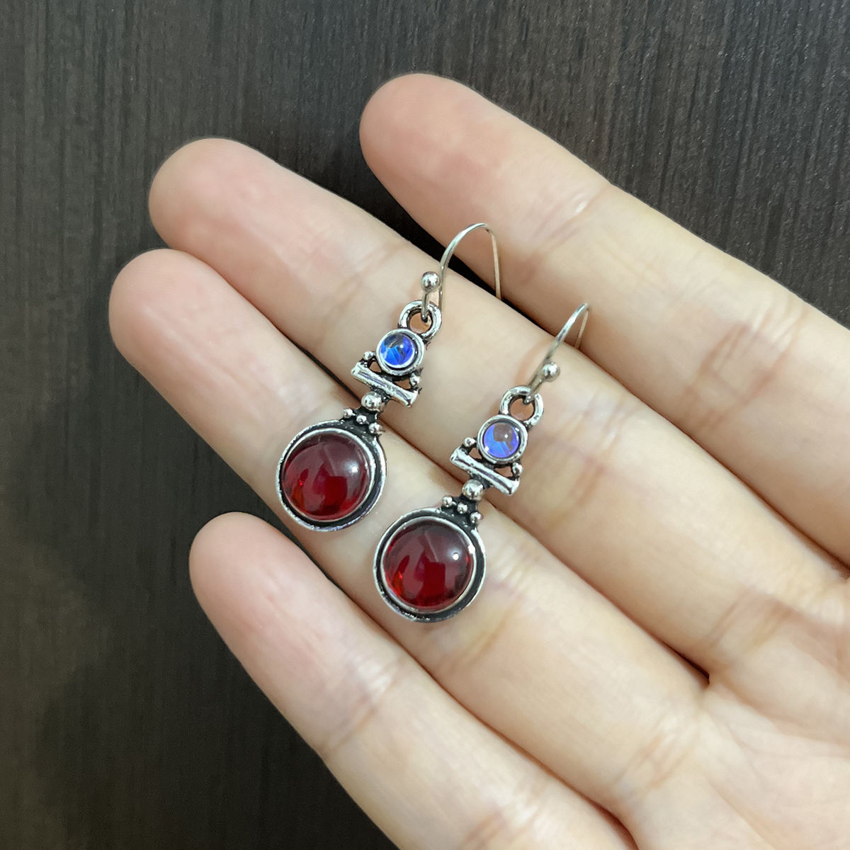 빨간 고양이의 눈