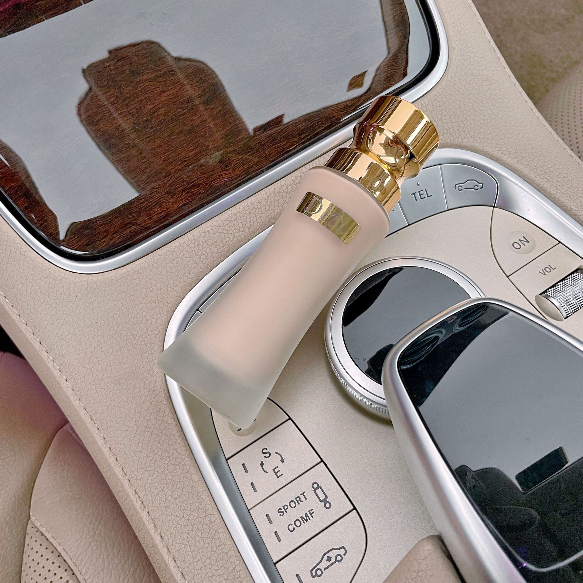 DiTu Petite Waist Long-Lasting Foundation Concealer, Lightweight & Hydrating BB Cream—Naturally Flawless, Highly Blendable Cosmetic Base.