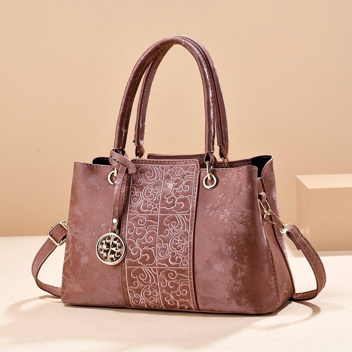 2026 nuevo retro Xiangyun bolso bordado estilo nacional de mujer gran capacidad de viaje mochila para el Día de la Madre para mamá