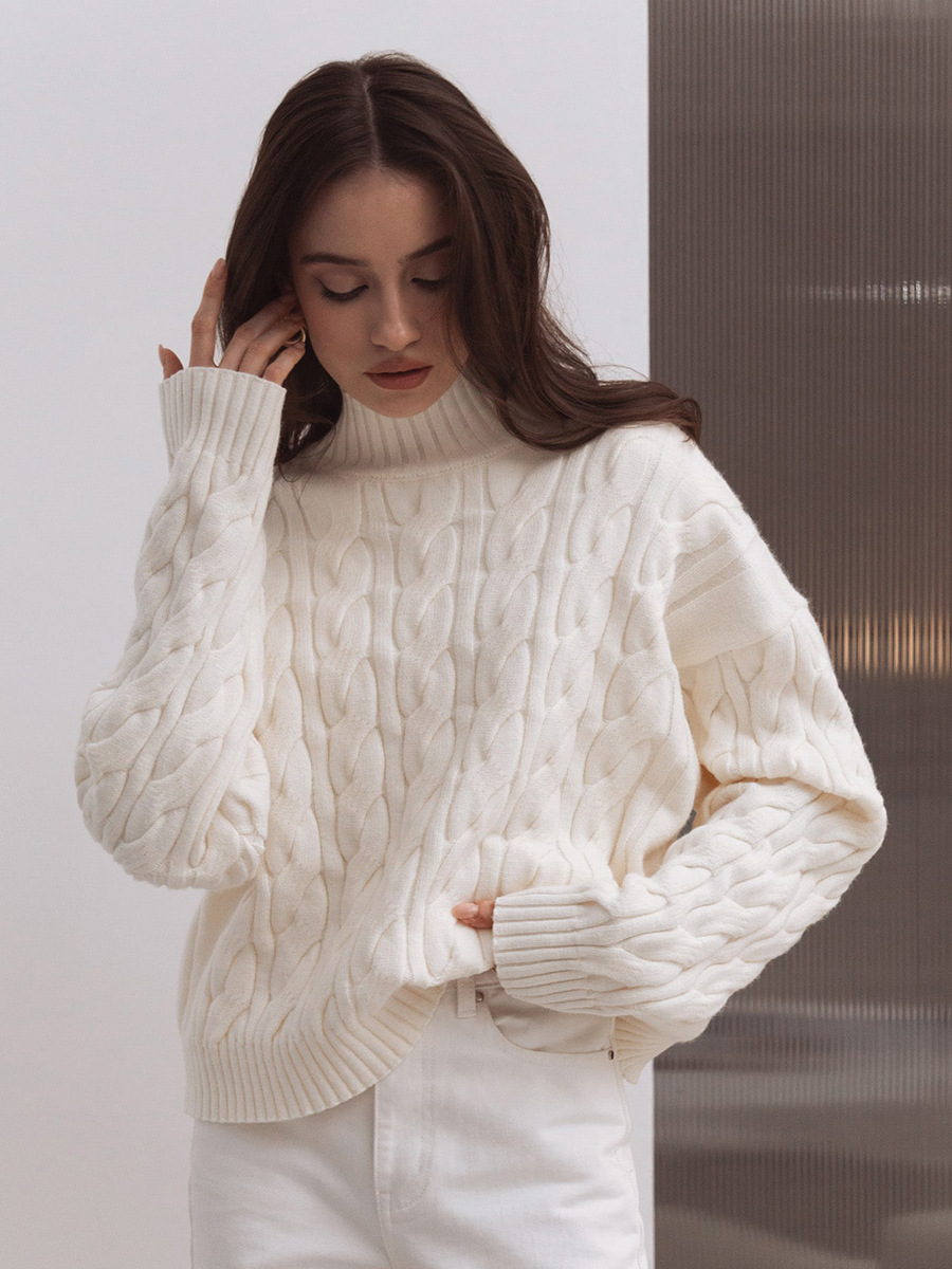 Suéter de cuello medio alto transfronterizo Europa y los Estados Unidos 2025, otoño y invierno nuevo estilo perezoso camisa de punto de torsión suéter de cabeza suelta para mujeres