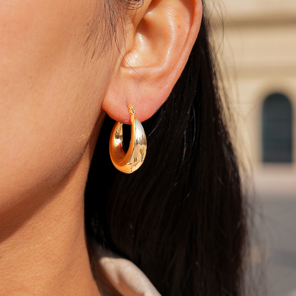 18k oro real galvanizado Europa y América simple geométrica perfiles de orejas redondas de moda transfronteriza universal nicho de alta calidad pendientes de mujer