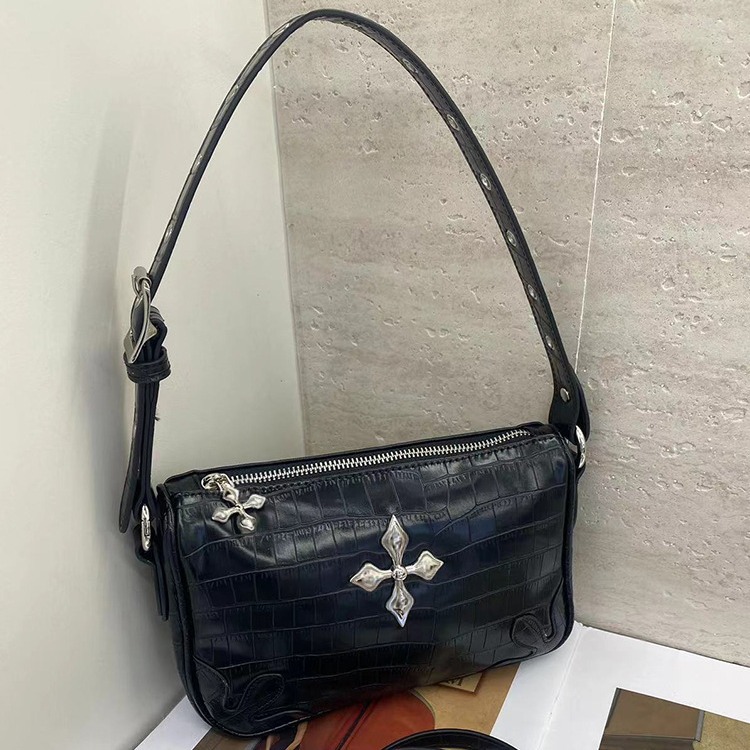 Internet celebrity's hot girl versatile crocodile pattern handbag shoulder armpit bag 2024 spring and summer new_voghion.com