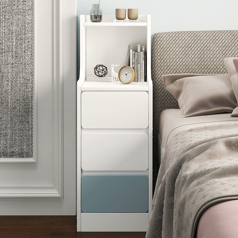 Mesita de noche Dormitorio simple Mesita de noche pequeña ultraestrecha para alquilar un pequeño gabinete estante de cabecera simple al por mayor