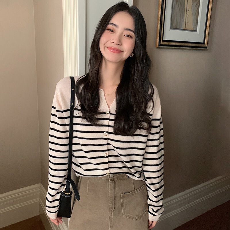 Striped V-neck mountain cashmere sweater women's autumn and winter new sweater long sleeve stacked knitted cardigan small coat long sleeve Korean style