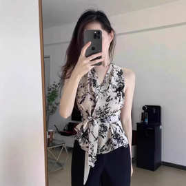 时尚无袖挂脖碎花背心女设计感小众法式别致漂亮小上衣夏季新款潮