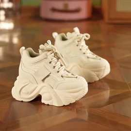 老爹鞋女2024秋冬季新款小众百搭加绒保暖厚底运动防滑增高女鞋