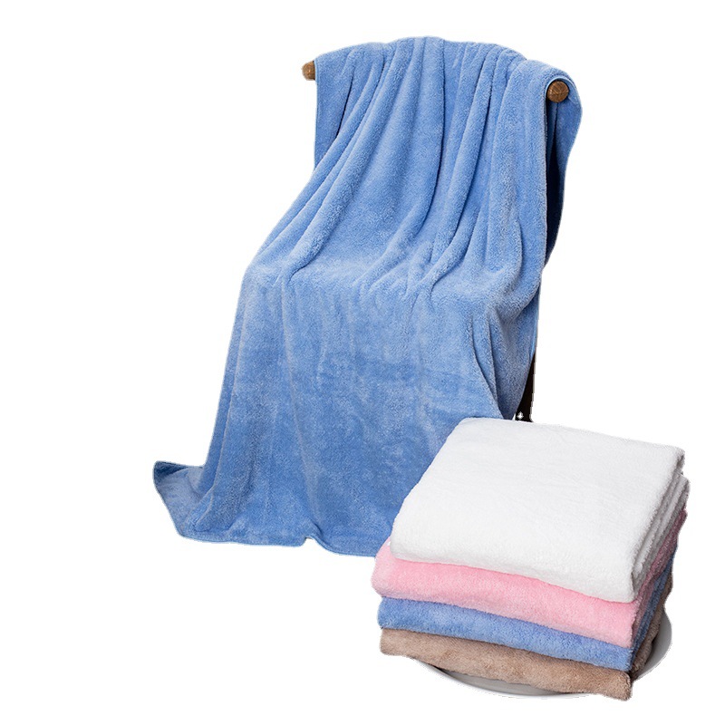 Toalla de baño de lana de coral de alta densidad personalizada de fábrica para aumentar el grosor, fuerte absorción de agua, sin pérdida de cabello, toalla de baño de color sólido al por mayor