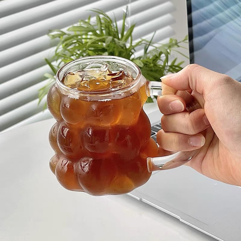Taza de uva con paja con cubierta de madera de uva de una sola capa de forma de bebida fría taza de jugo de vidrio transparente taza de agua