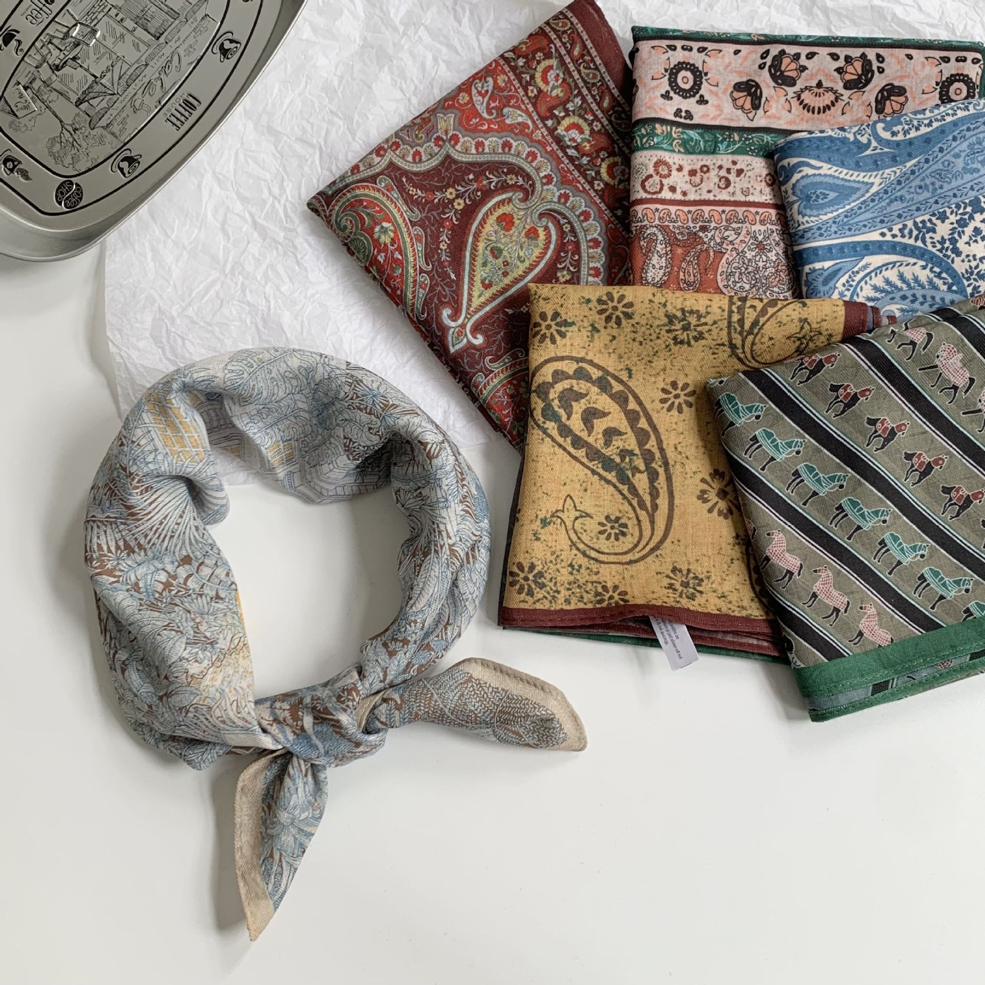 Elegant Silk And Linen Square Scarf With White Rose Pattern Design_voghion.com