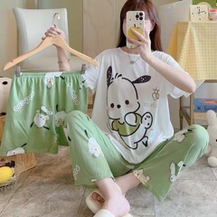 パジャマ女性の夏の3つのセットは半袖のズボンの韓国版のよく売れている漫画の図案のゆったりしている版のパジャマの部屋の服を詰めます。