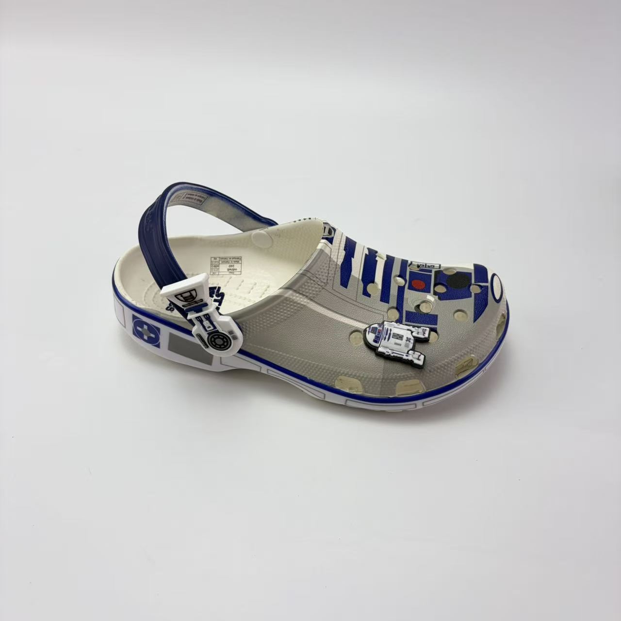 Nuevos zapatos Dongdong conjuntos de héroes y robots de animación de dibujos animados de playa de sandallas al aire libre image 5