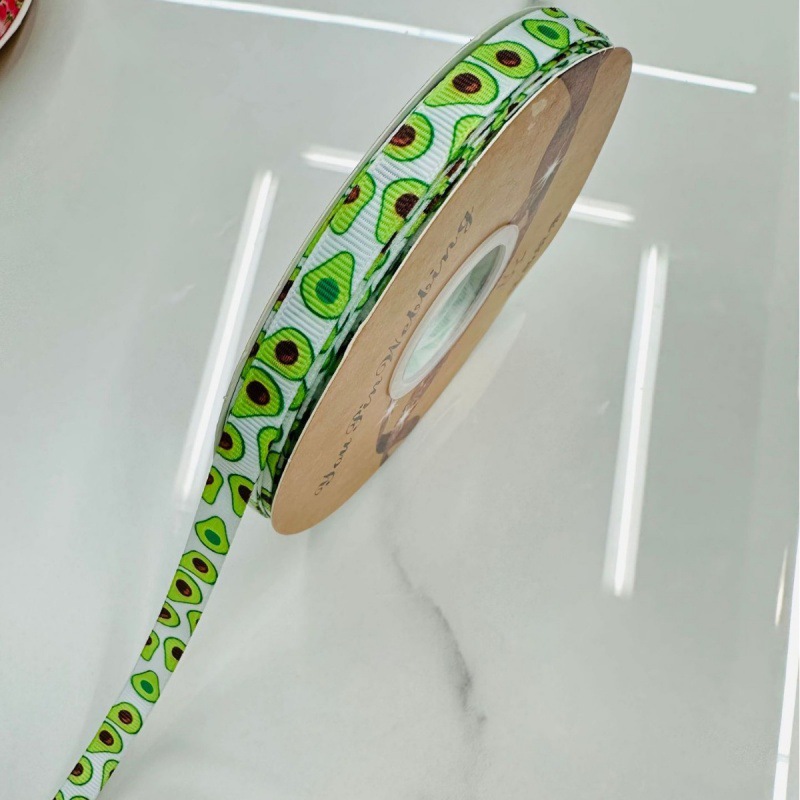 7. el aguacate mide 1 cm 50 yardas y 44 metros de ancho en un rollo.