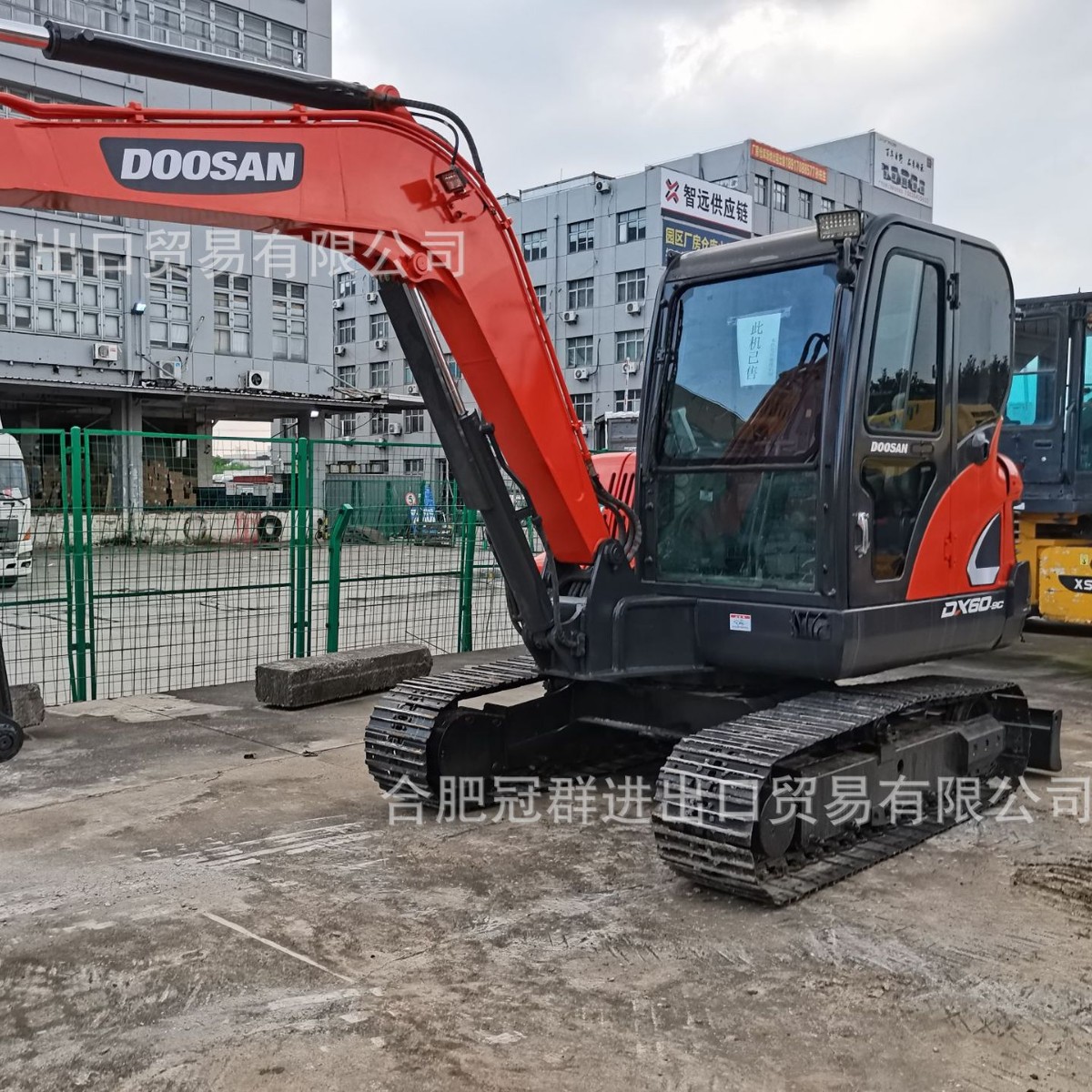 Transfronteriza suministro directo de maquinaria de construcción Doosan DX60DX55 excavadora pequeña Carter Komatsu Volvo image 1