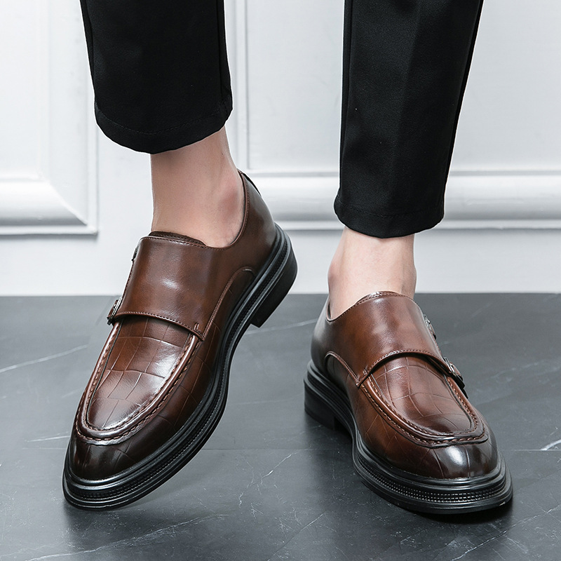 Zapatos de cuero de negocios transfronterizos de tamaño grande para hombres 46 zapatos de cuero de punta de doble botón británicos de tamaño grande para hombres zapatos de cuero de altura