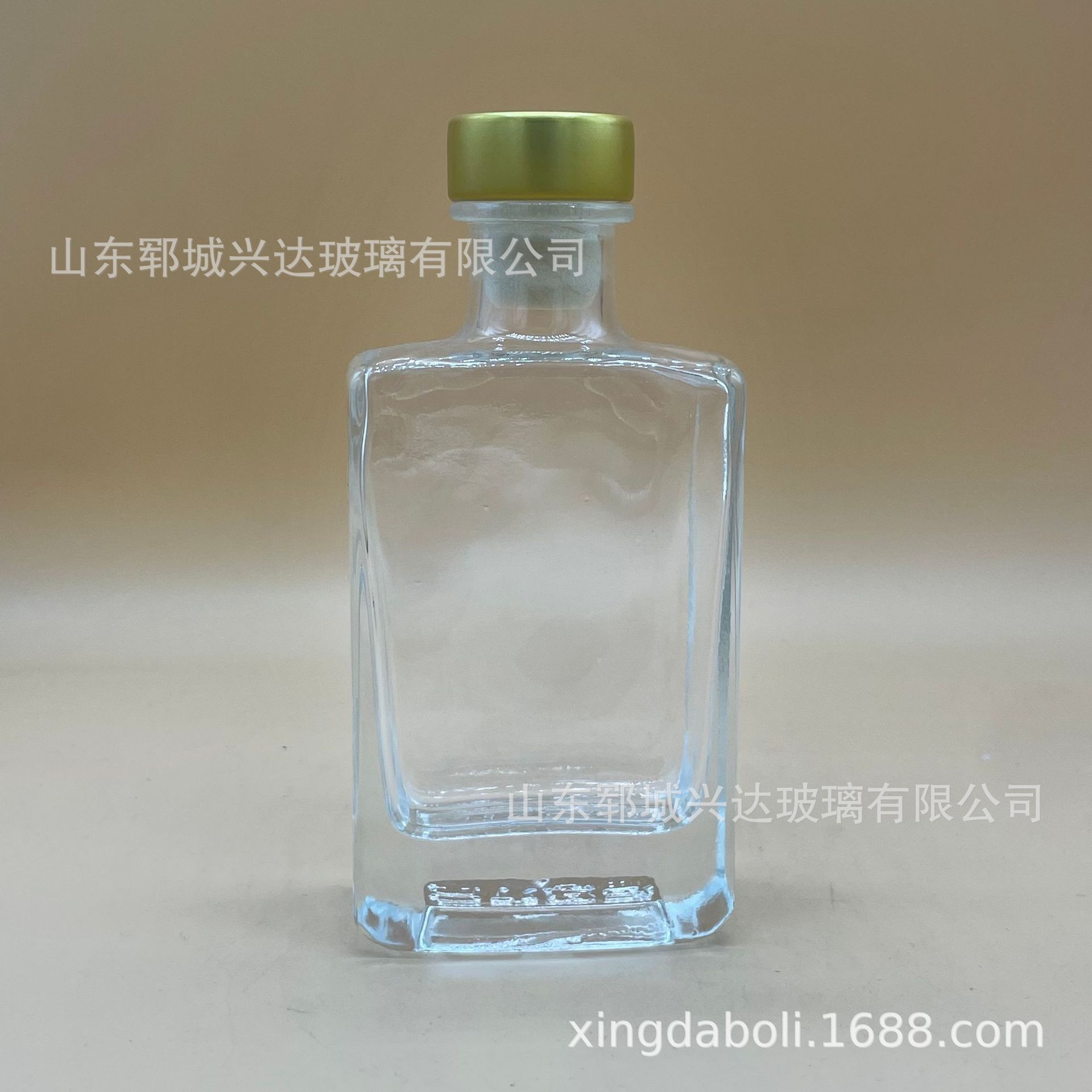 厂家直销玻璃酒瓶白酒瓶100毫升小容量酒瓶晶白料扁方瓶