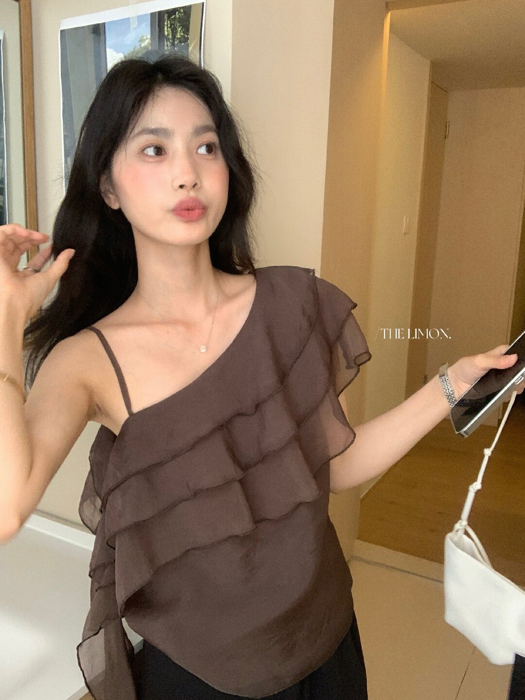 Áo sơ mi nữ một vai xếp tầng phối ren, tay ngắn, phong cách Hàn Quốc — màu đen, Màu cà phê, màu cam, màu mơ chi tiết 36