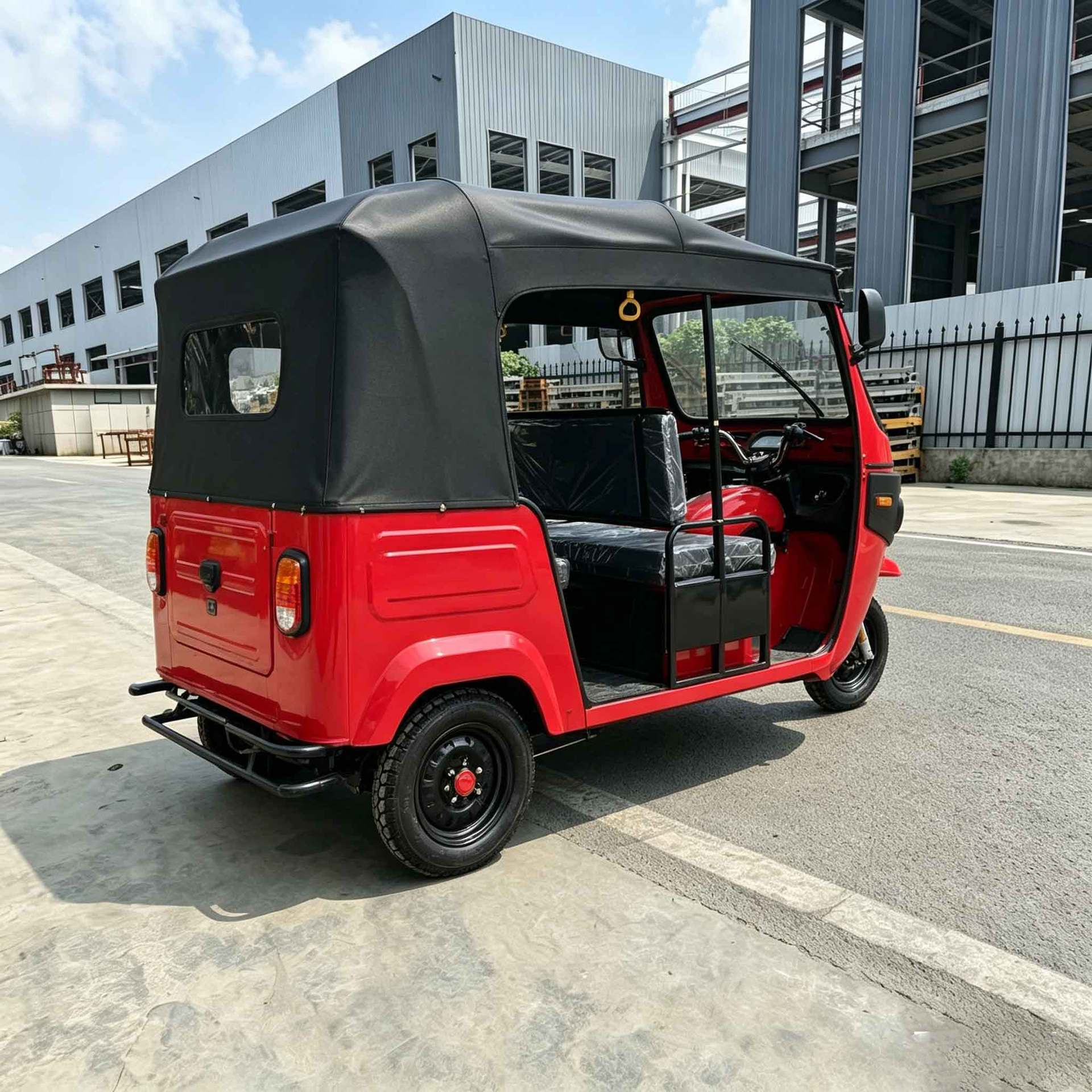 Fuel-Powered Three-Wheeled Passenger Transport Vehicle for Export, Tuk-Tuk, Southeast Asia, India, Passenger Operation Tricycle