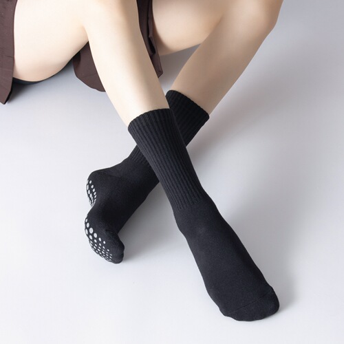 New autumn and winter mid-length yoga socks long Pilates socks all-inclusive women's terry plus velvet thick round head mid-length socks