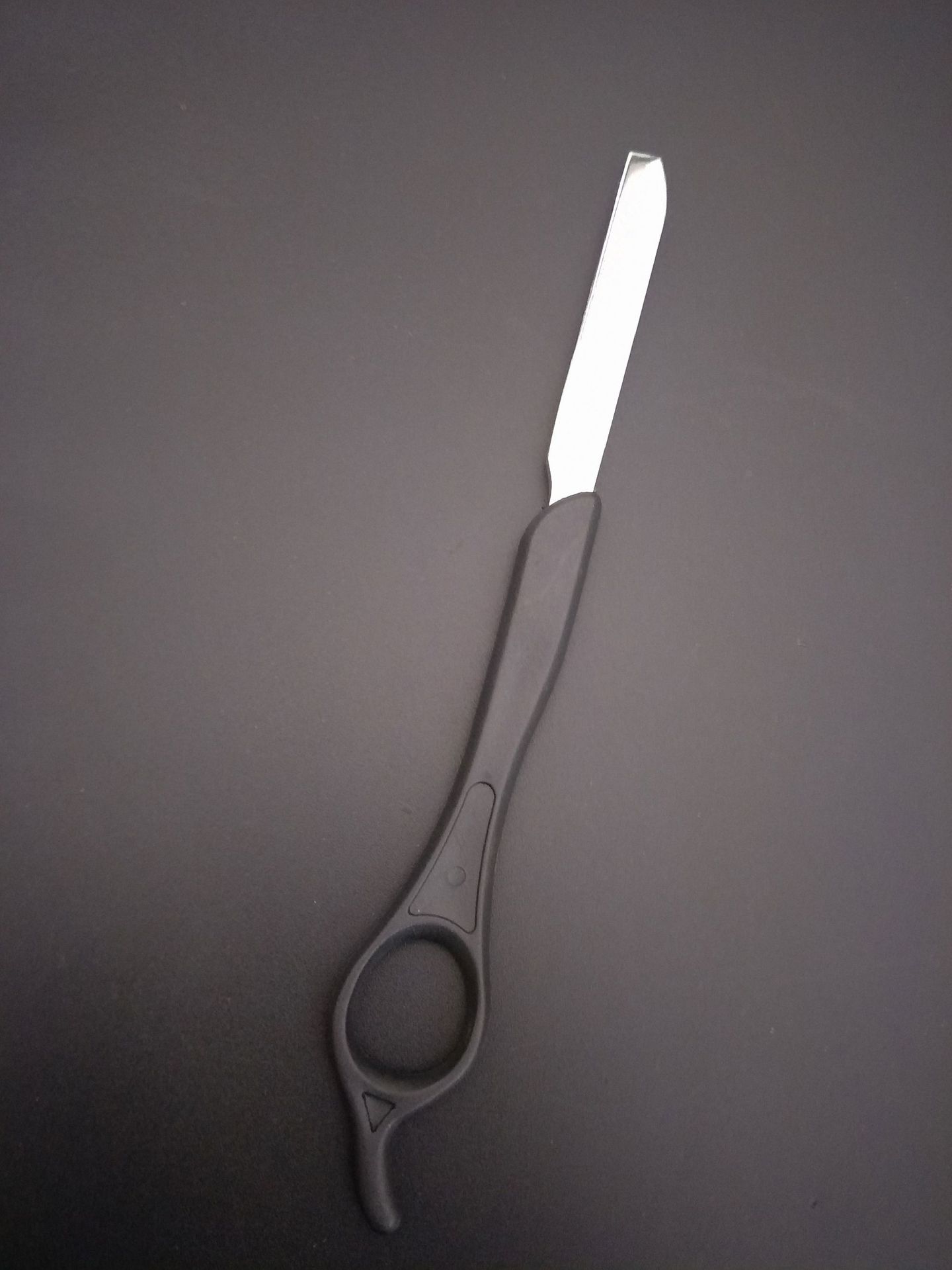 검은 꼬리 머리 면도기 홀더