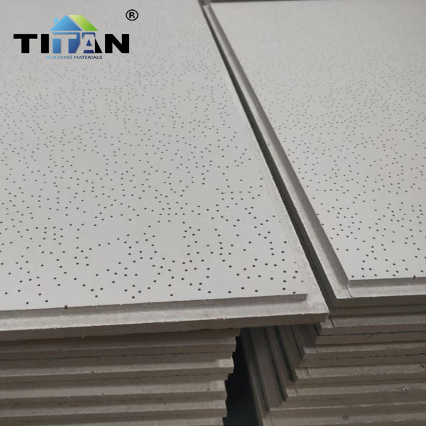 600*600 Tablero de lana mineral que absorbe el sonido Tablero general Techo de lugares públicos Tablero de aislamiento acústico antibacteriano Techo a prueba de humedad