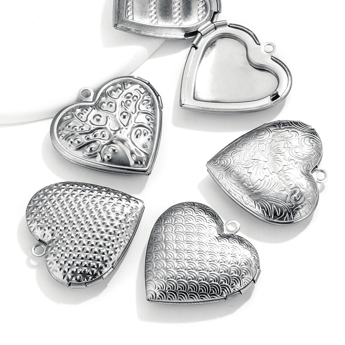 Real Gold Plated Plating Material DIY Jewelry Accessories Classification 5 PCS/Package Quantity Stainless Steel Material 5 PCS/Package 27*29mm Stainless Steel PVD Coated Real Gold Plated Heart Shape Polished Pendant DIY Jewelry Accessories