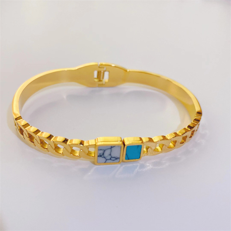 New Titanium Steel Bracelet Hollow Fashion Gold Plated Women's Jewelry Wholesale display picture 1