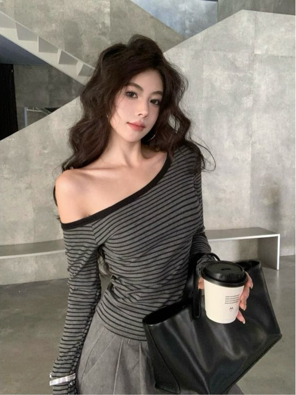设计感斜肩条纹长袖T恤女春秋美式辣妹修身内搭露肩打底衫短上衣|undefined