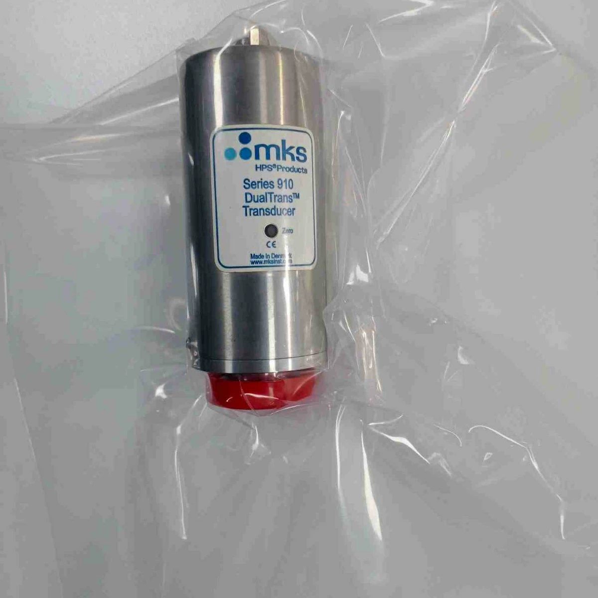 Вакуумметр МКС 910-21020, продается отдельно с чрезмерными продуктами.