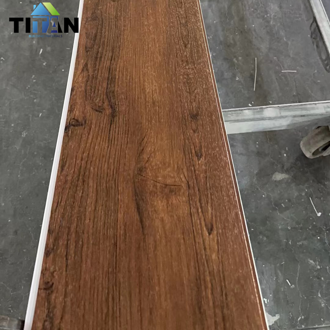 Hebilla de pvc panel techo sala de estar baño techo material de decoración de pvc hebilla de techo de plástico de tira larga de pvc