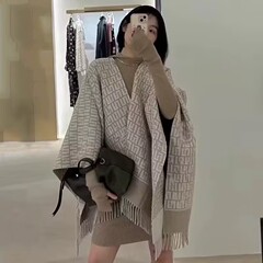 新型のアルファベットF流蘇はカシミヤのストールをまねています。