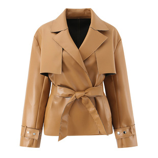 �羳Ů�b2026�����¿�W���L��ɫPUƤ�̿�A���p���L���|Ƥ��