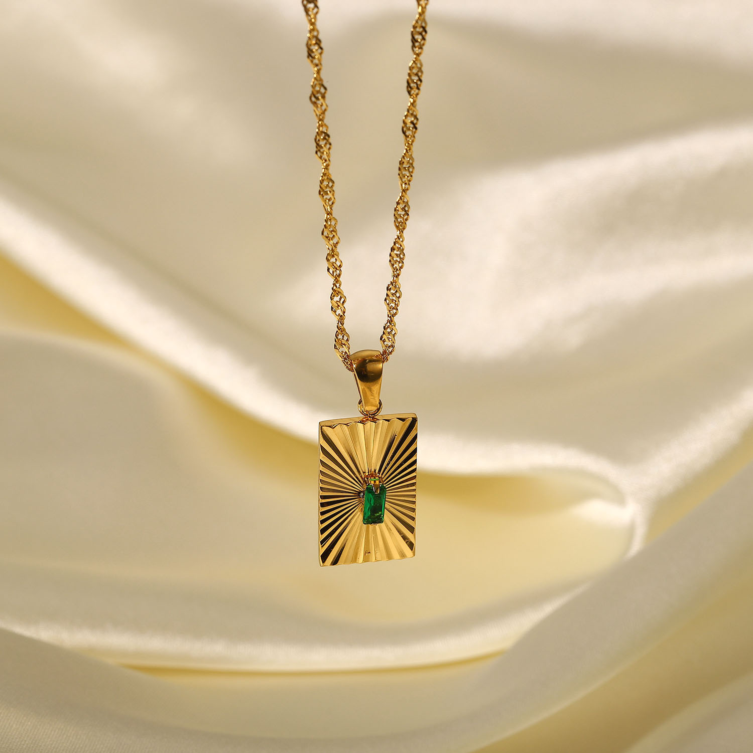 Fashion Retro Emerald Zircon Inlaid Flower Rectangular Pendant Stainless Steel Necklace