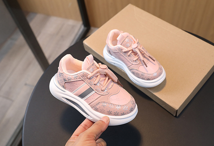 Nuove scarpe sportive per bambini in pelle Board Primavera e autunno Vendite dirette in fabbrica Spot Commercio estero_voghion.com