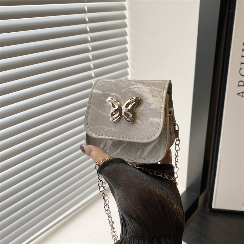 Bolso de hombro popular de este año bolso de sillín simple y moderno bolso pequeño 2024 otoño nuevo hermoso bolso diagonal simple